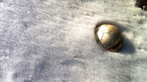 Snø fotball frost