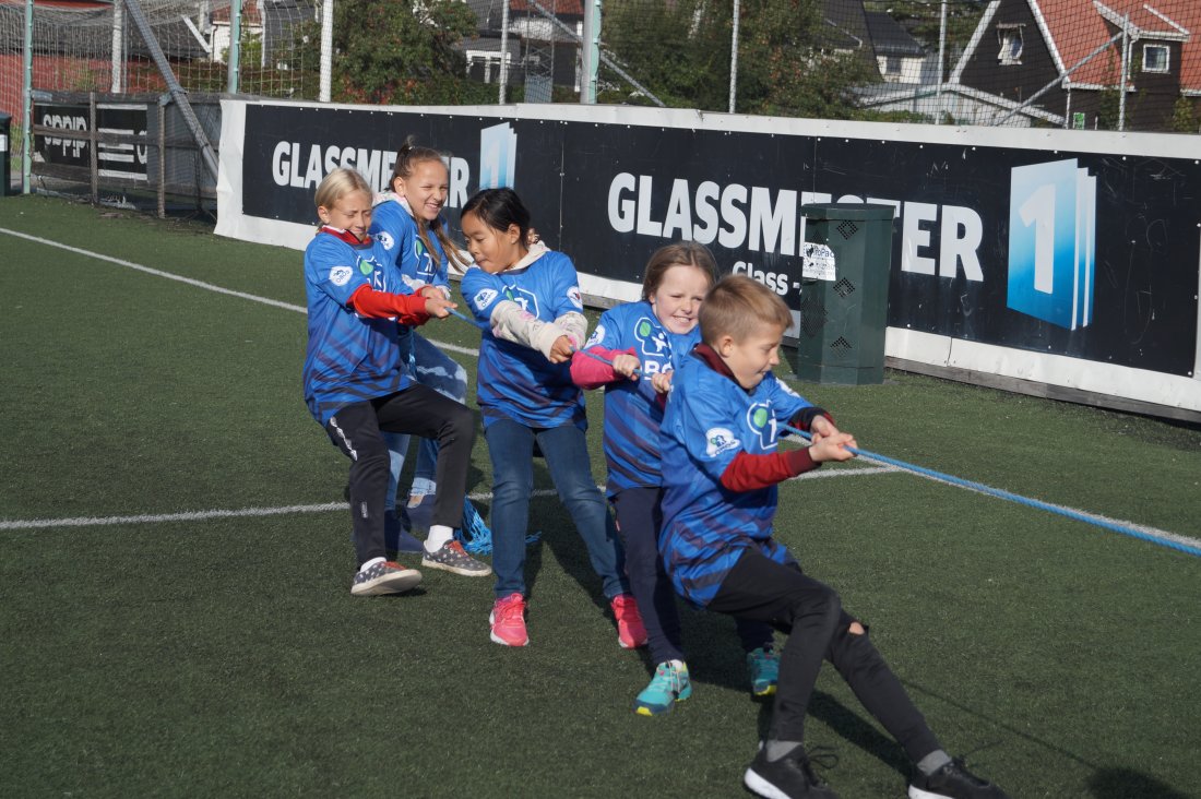 Full innsats i tautrekking