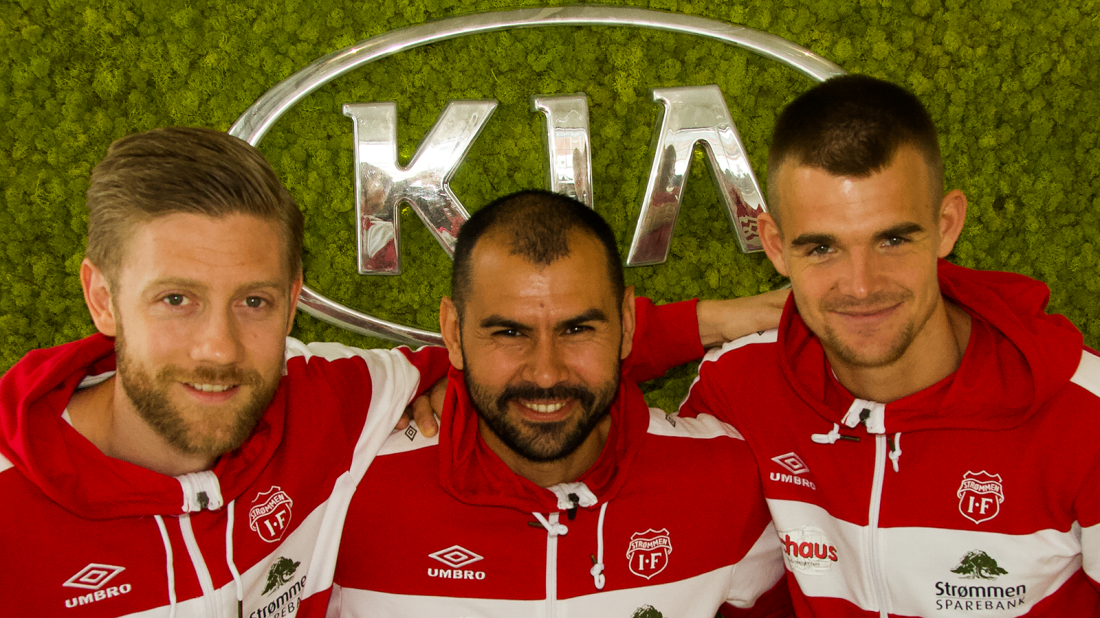 Strømmenspillere på besøk hos Kia