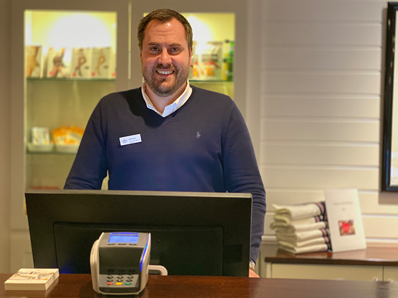 Nicolai Olsen, Kurs -og konferansesjef, ønsker velkommen til Støtvig Hotel
