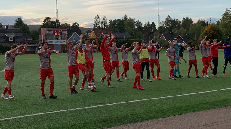 Strømmen feirer seieren over Hamkam